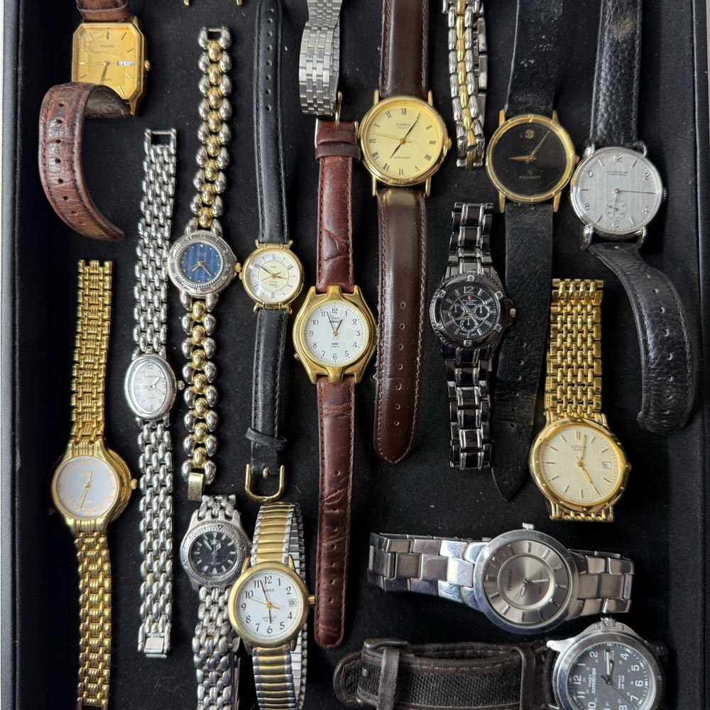 Assorted Vintage Mens & Women’s Watch lot